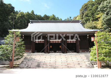 小倉百人一首かるたの聖地近江神宮 110012877