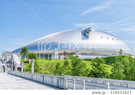 北海道札幌市　様々なイベントか行われる晴天の札幌ドーム 110013821