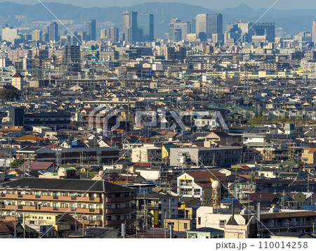 住宅が密集した都市の風景 住宅が密集した都市の風景 110014258