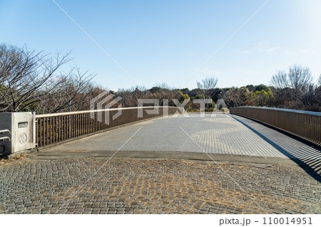 東京都 都立武蔵国分寺公園 円形広場 ふれあい橋 東京都 都立武蔵国分寺公園 円形広場 ふれあい橋 110014951