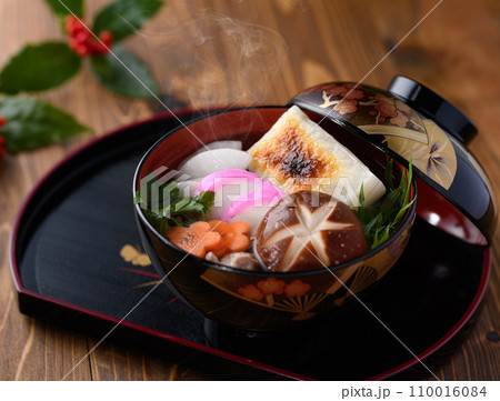 出来立てあつあつの お雑煮 110016084