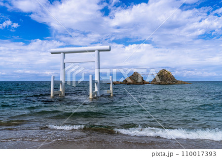 《福岡県》桜井二見ヶ浦の夫婦岩・櫻井神社 二見ヶ浦 海中大鳥居 《福岡県》桜井二見ヶ浦の夫婦岩・櫻井神社 二見ヶ浦 海中大鳥居 110017393