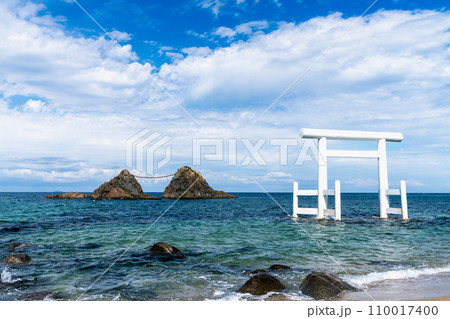 《福岡県》桜井二見ヶ浦の夫婦岩・櫻井神社 二見ヶ浦 海中大鳥居 《福岡県》桜井二見ヶ浦の夫婦岩・櫻井神社 二見ヶ浦 海中大鳥居 110017400