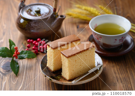 平飼い卵を100%使用した濃厚カステラ 平飼い卵を100%使用した濃厚カステラ 110018570