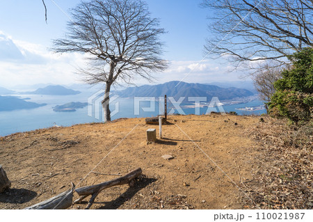 鉢ヶ峰の山頂(みはらし連山) 鉢ヶ峰の山頂(みはらし連山) 110021987