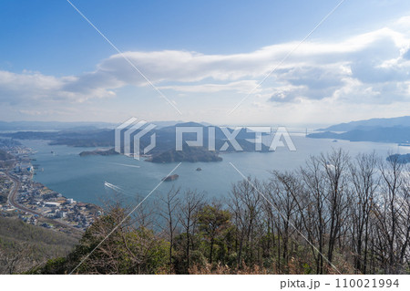 観音寺奥の院の鉢ヶ峰から見た瀬戸内海（みはらし連山） 110021994