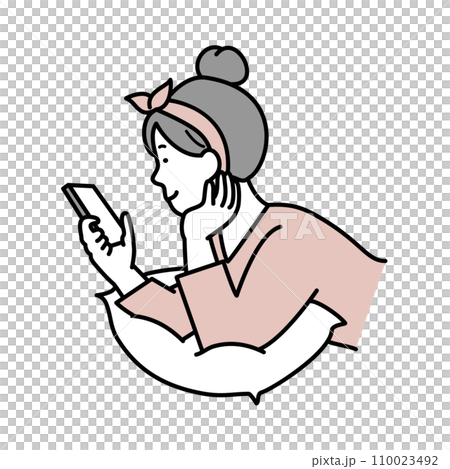 一個女人看著智慧型手機的插畫素材 一個女人看著智慧型手機的插畫素材 110023492
