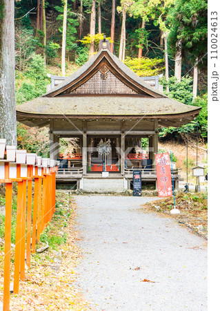 滋賀県大津市坂本の日吉大社 摂社 白山姫神社 拝殿(重要文化財) 滋賀県大津市坂本の日吉大社 摂社 白山姫神社 拝殿(重要文化財) 110024613