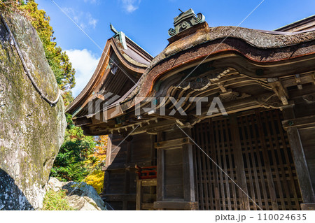 滋賀県大津市坂本の日吉大社 摂社 牛尾神社 金大巌 滋賀県大津市坂本の日吉大社 摂社 牛尾神社 金大巌 110024635