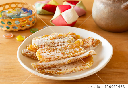 干しいもと昔ながらの遊び 110025428