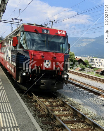 スイス　レーティッシュ鉄道　アルブラ線の列車 110027514