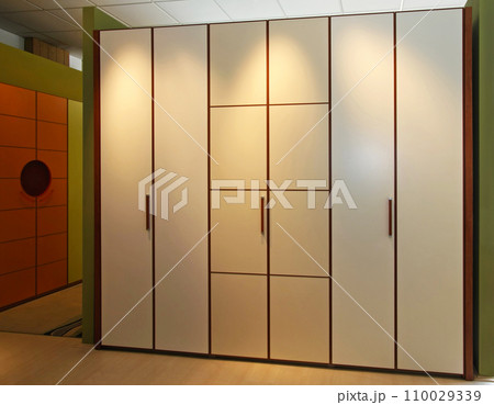 Wardrobe Wardrobe 110029339