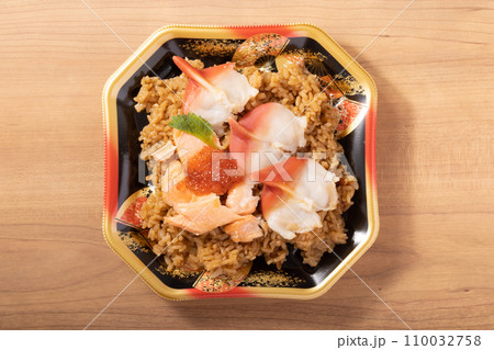 漁師飯弁当（ほっき貝　鮭　いくら） 110032758