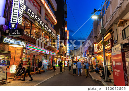 東京 台東区上野 上野駅前商店街 東京 台東区上野 上野駅前商店街 110032896