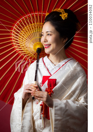 白無垢の花嫁 白無垢の花嫁 110034092