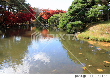 秋の旧南部氏別邸庭園 秋の旧南部氏別邸庭園 110035162