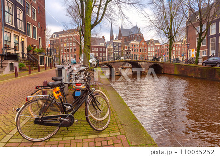 Amsterdam canal Leidsegracht 110035252