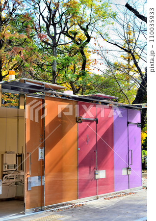 渋谷区　代々木深町小公園トイレの風景 110035933