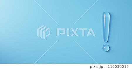 水色背景に立体的なビックリマーク。ガラスのような透明の感嘆符。3D（横長） 110036012