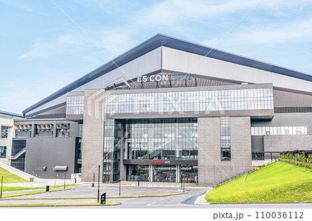 北海道北広島市　北海道ボールパークFビレッジの代表的な建物エスコンフィールドHOKKAIDO 110036112