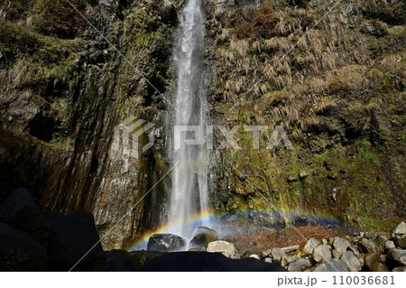 赤城山南面の虹架かる滝沢の不動滝 赤城山南面の虹架かる滝沢の不動滝 110036681