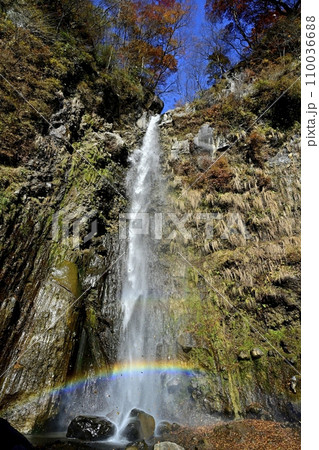 赤城山南面の虹架かる滝沢の不動滝 赤城山南面の虹架かる滝沢の不動滝 110036688