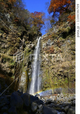 赤城山南面の虹架かる滝沢の不動滝 赤城山南面の虹架かる滝沢の不動滝 110036709