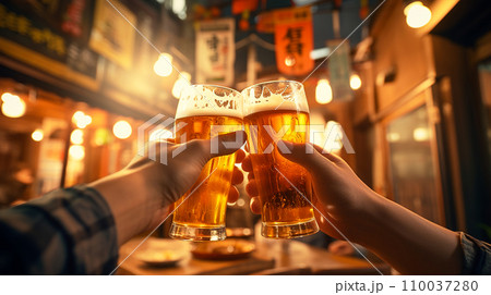 ビールで乾杯 110037280