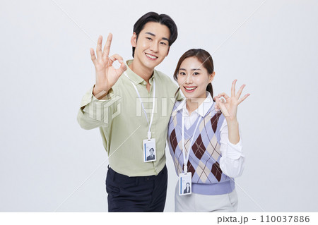 collaborative business man and woman photo okay sign collaborative business man and woman photo okay sign 110037886