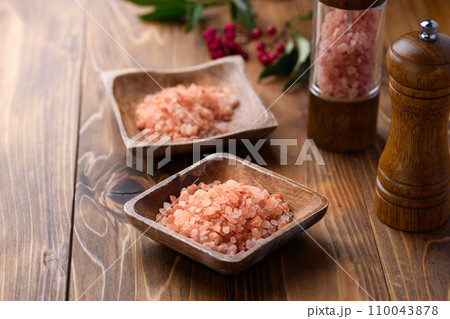 ミネラルたっぷりのヒマラヤ岩塩（ピンクソルト） 110043878