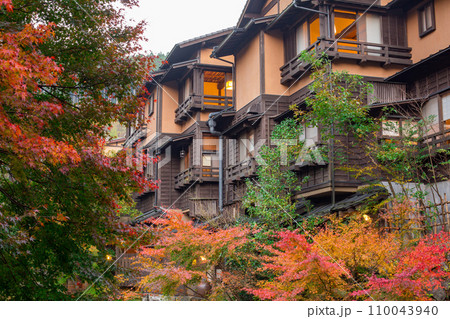 黒川温泉の紅葉 110043940