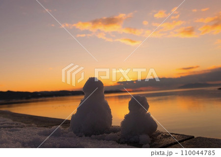 夕焼け雪だるま 110044785