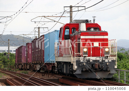 山陽本線より水島臨海鉄道へ向かう貨物列車（DD200形牽引） 110045008