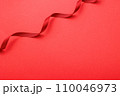 赤いリボン 110046973