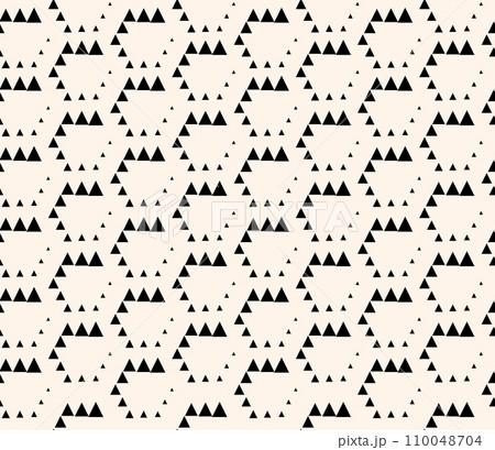 Black and white halftone triangles pattern. Abstract geometric background. Vector illustration.  110048704