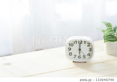 時計 時間 6時 6:00 朝 時計 時間 6時 6:00 朝 110048740