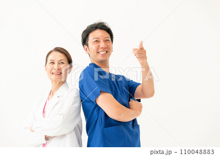 医療　ドクター　2人　男女 110048883