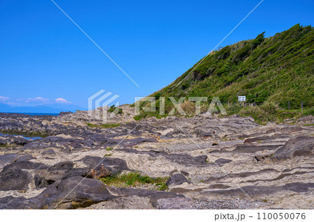 神奈川県横須賀市の荒崎海岸から西側の眺望(富士山,相模湾など) 110050076