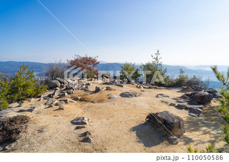 鬼ノ城の屏風折れの石垣(鬼城山) 鬼ノ城の屏風折れの石垣(鬼城山) 110050586
