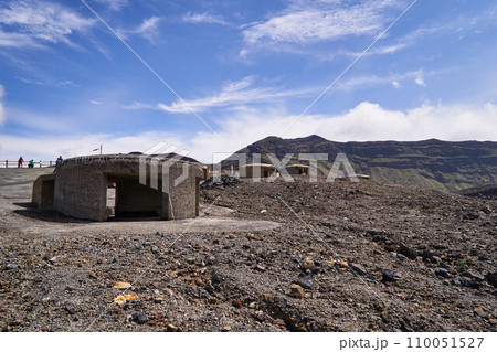 熊本県 阿蘇山火口の退避壕 熊本県 阿蘇山火口の退避壕 110051527