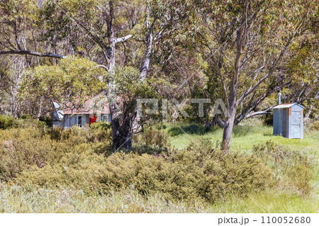 Horse Camp Hut in Kosciuszko National Park in Australia Horse Camp Hut in Kosciuszko National Park in Australia 110052680