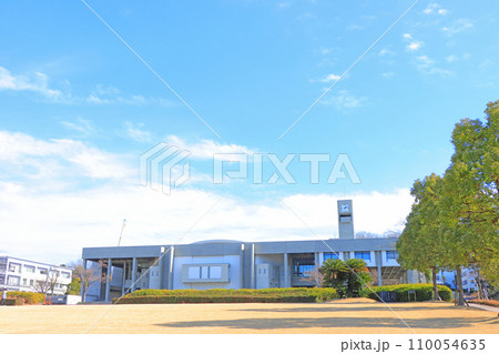 愛知県名古屋市、名古屋大学豊田講堂の風景 愛知県名古屋市、名古屋大学豊田講堂の風景 110054635