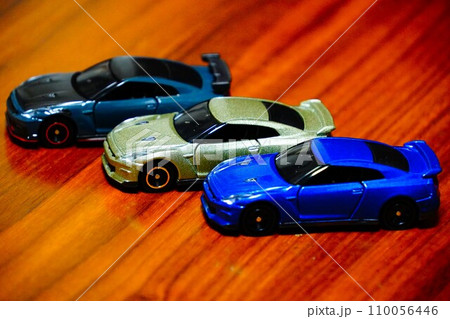 おもちゃのクルマ（スポーツカー 日産GT-R） 110056446