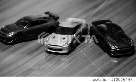 おもちゃのクルマ（スポーツカー 日産GT-R） 110056447