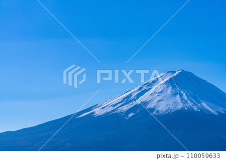【富士山素材】河口湖から見る富士山と青空【山梨県】 【富士山素材】河口湖から見る富士山と青空【山梨県】 110059633