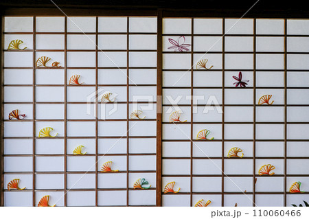 京都・山科　随心院（ずいしんいん）の障子の貼り絵 110060466