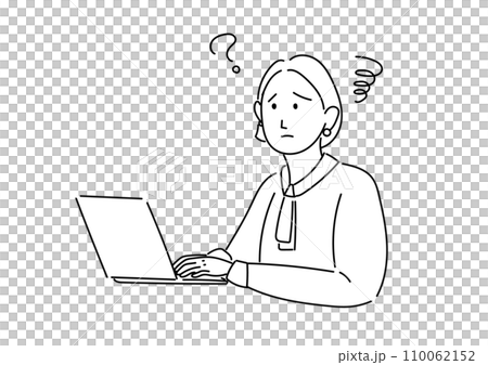 A woman using a personal computer 110062152