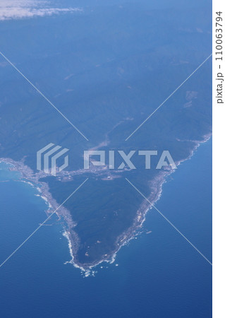 空から見た四国 室戸岬、室戸市街地（高知県 室戸市） 110063794