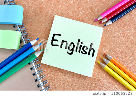 英語や英会話の勉強をするイメージ 英語や英会話の勉強をするイメージ 110065528