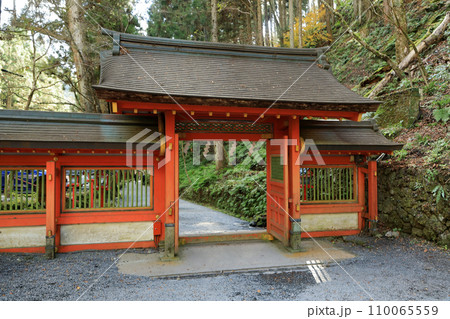 京都 貴船神社奥宮 参道の神門(山門) 京都 貴船神社奥宮 参道の神門(山門) 110065559
